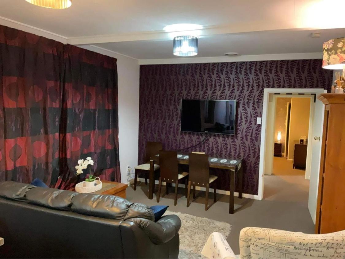 شقة Bungalow On Centre إنفيركارجِِيل المظهر الخارجي الصورة